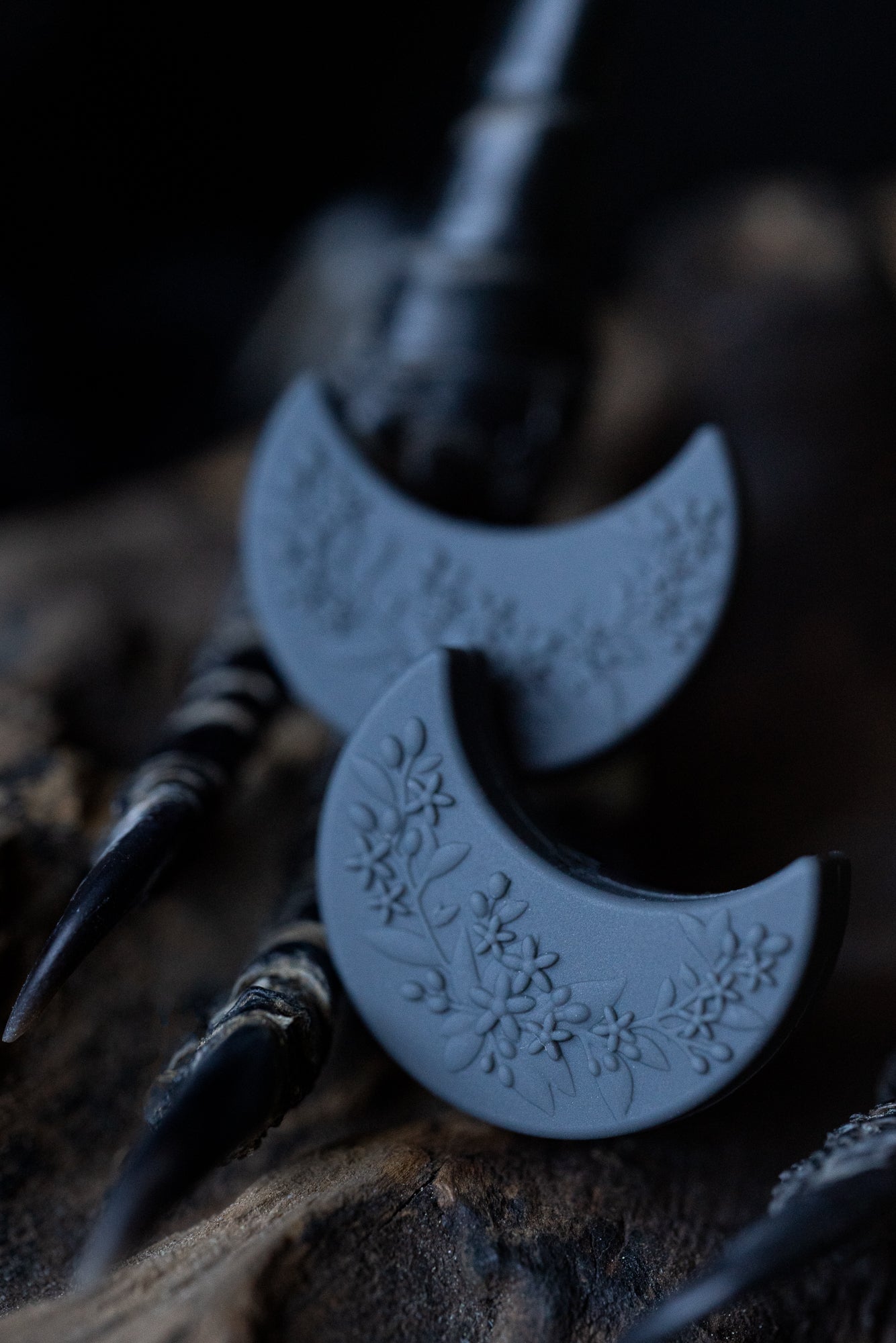 Grey Floral Moon Needle Tip Protectors
