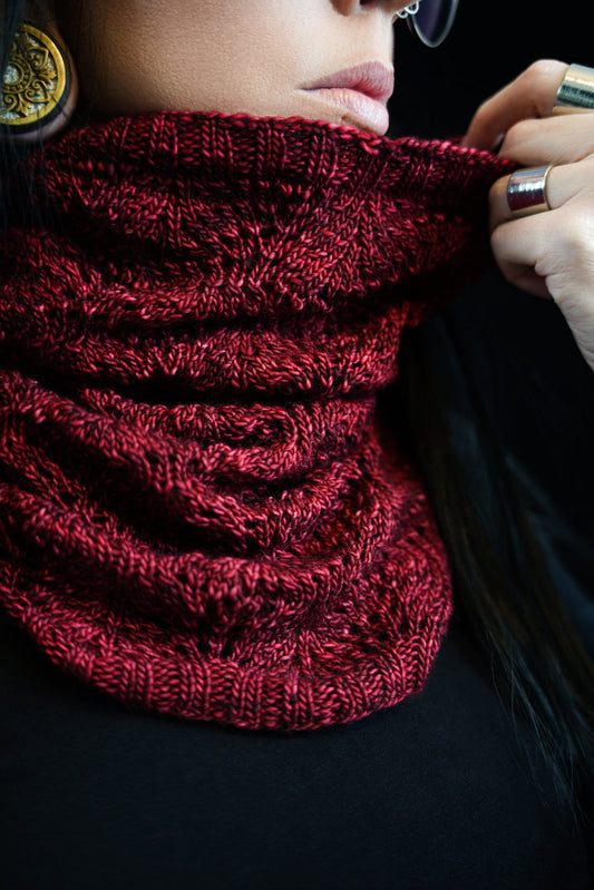Serana Cowl (Digital Knitting Pattern)