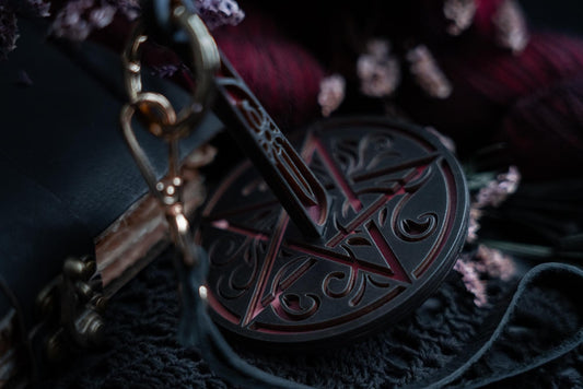 Pentacle Mini Minder | Crow & Crescent Yarn (LemonwoodFiberTools Brand) Mini-Minder