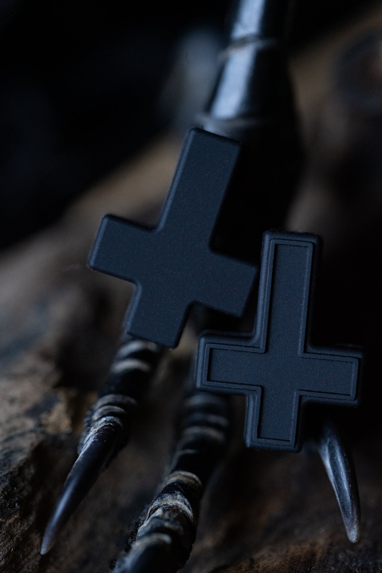 Inverted Cross Needle Tip Protectors