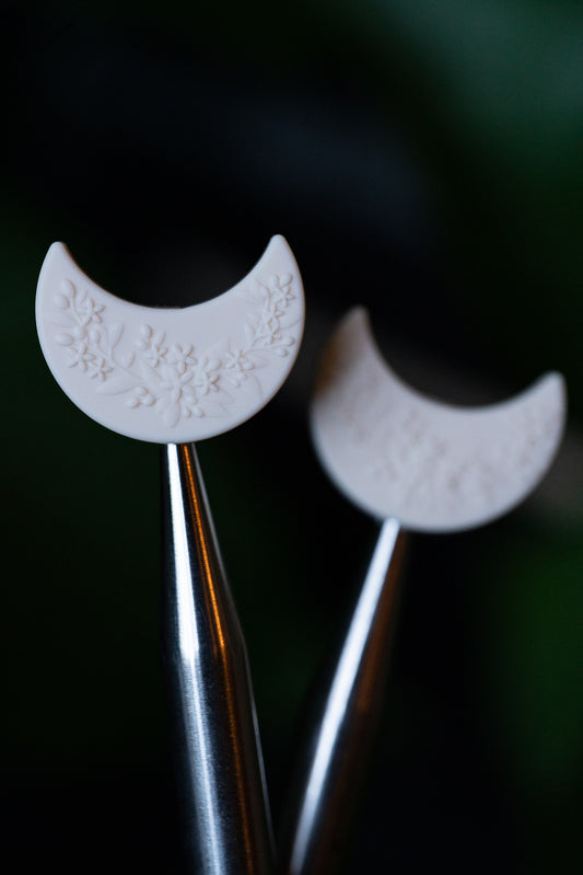 White Floral Moon Needle Tip Protectors